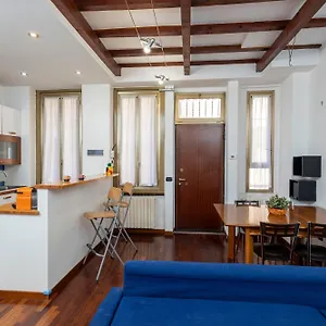 https://marocco-15-large-flat-in-loreto.it-lombardy.com